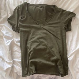 Old navy V-neck. Size Medium. Camo green